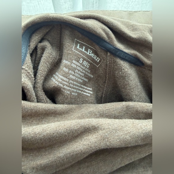 L.L. Bean Pullover - Picture 4 of 5